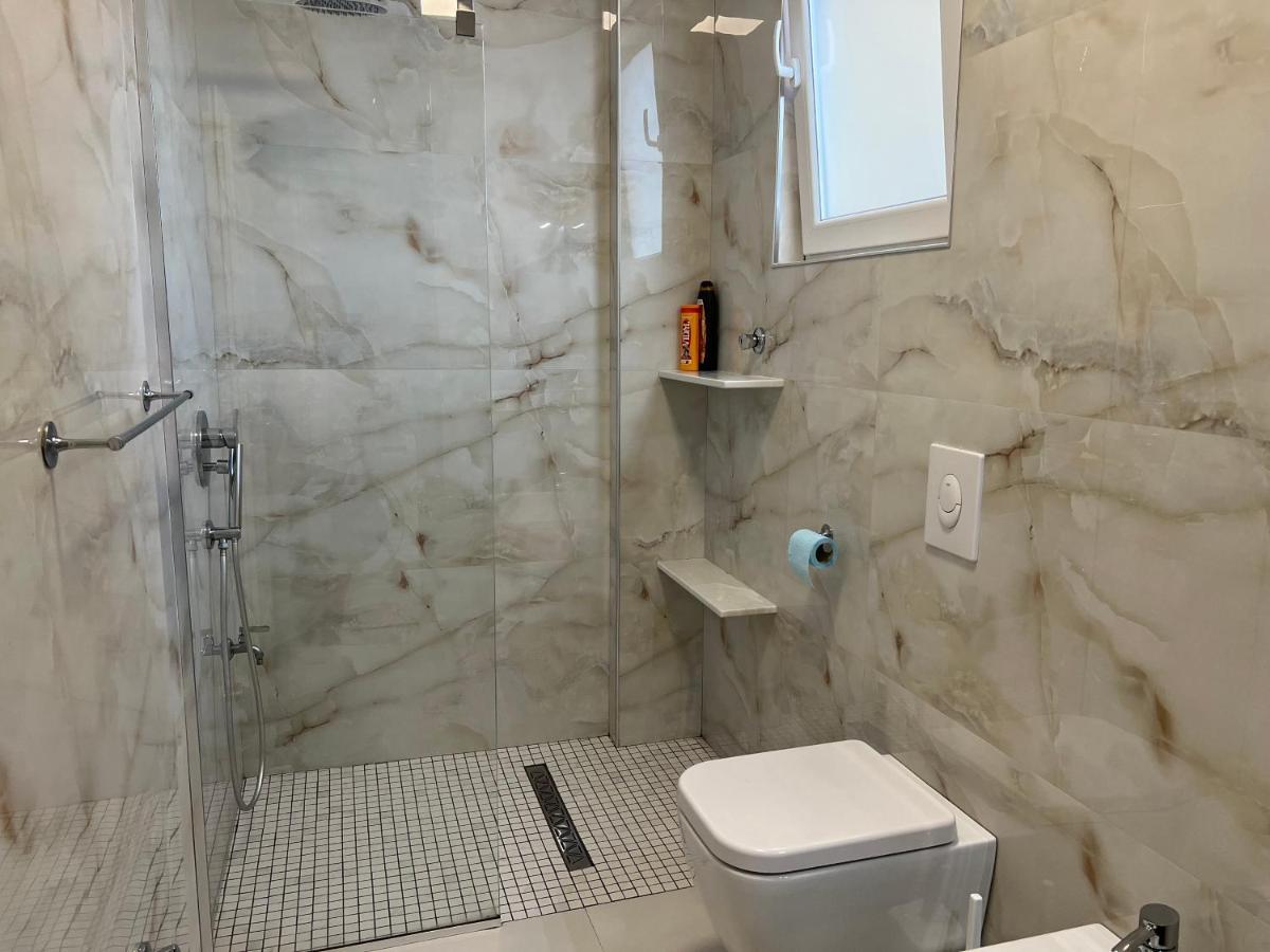 Grand New Bazaar Apartment Tiranë Luaran gambar