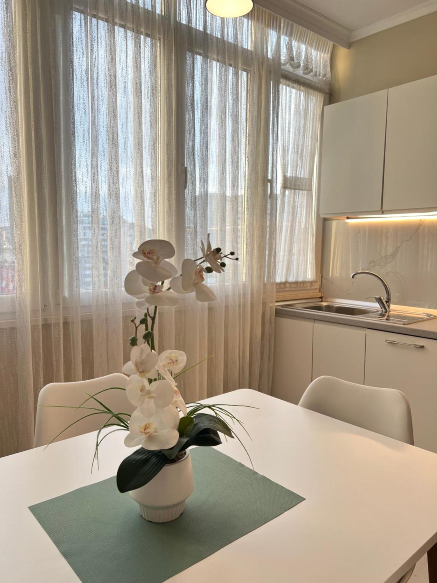 Grand New Bazaar Apartment Tiranë Luaran gambar